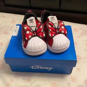 Minnie mouse addidas